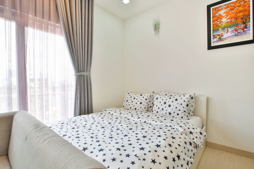 Sunflower Boutique Studio Apartment 12/44