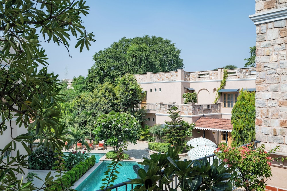 Niravi Jaipur 4/50