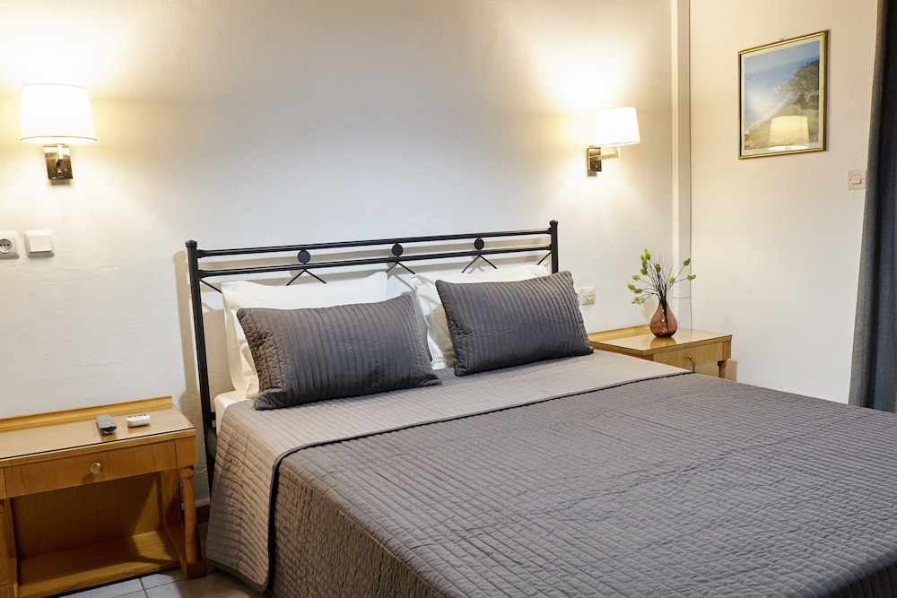 ROOM, DOUBLE BED, GARDEN VIEW