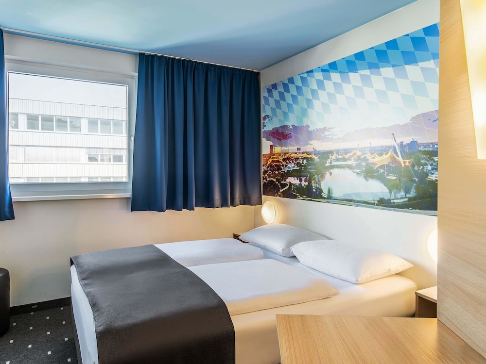 ROOM, DOUBLE BED