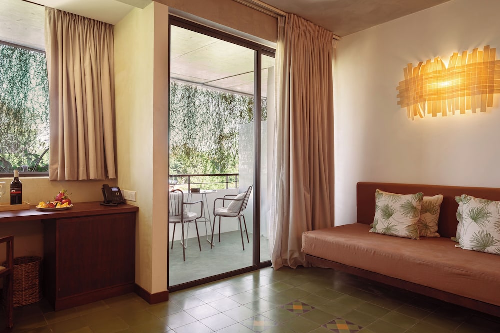 Penh House Hotel 53/74