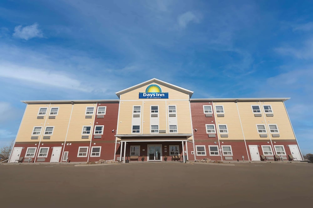Days Inn by Wyndham Lamont 1/50