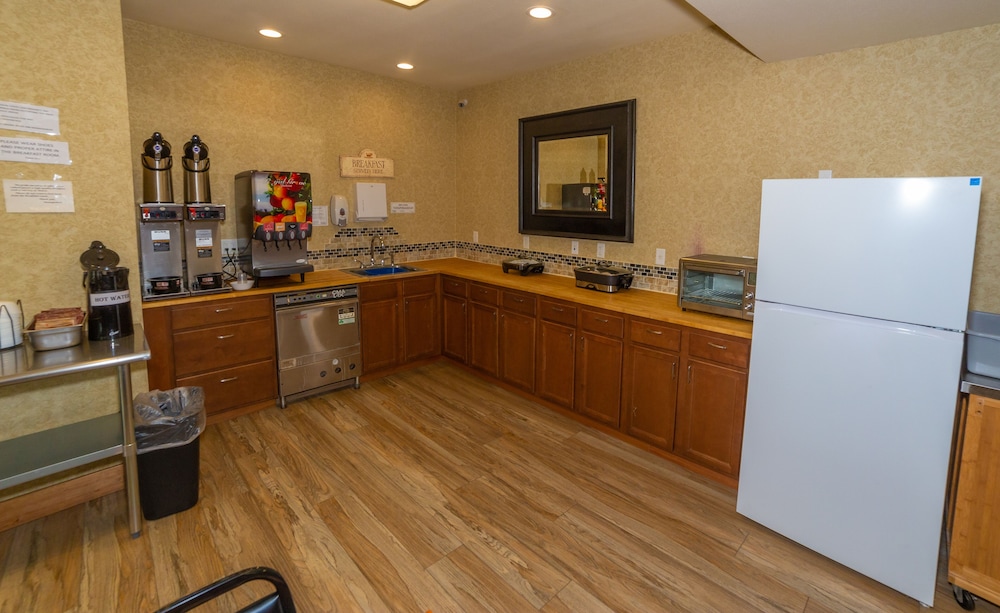 Clatskanie River Inn 34/49