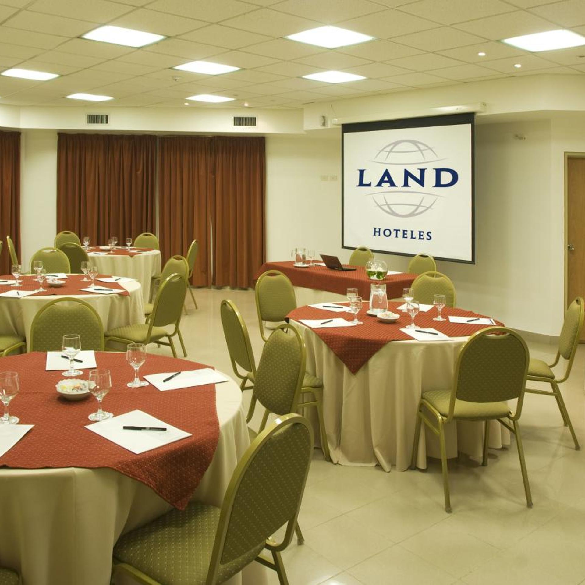 Land Express Neuquen Hotel 24/26
