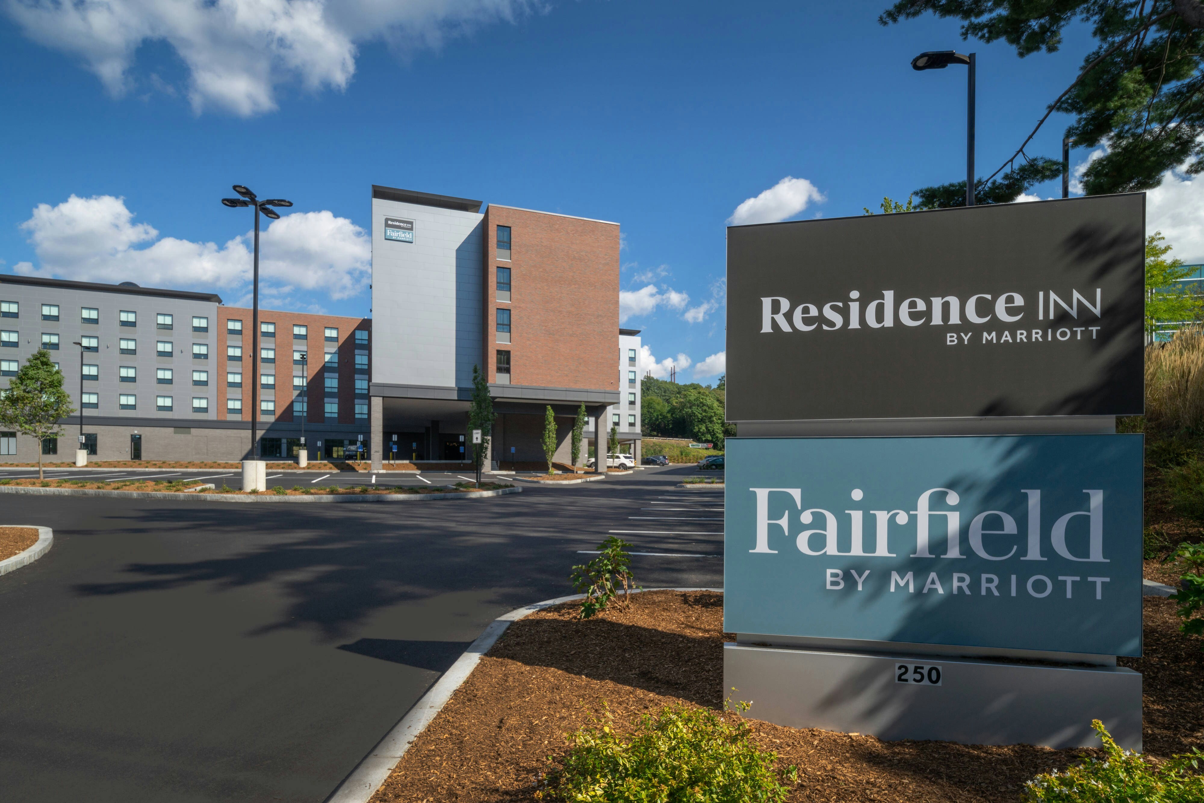 Fairfield Inn Suites Boston Waltham 46/46