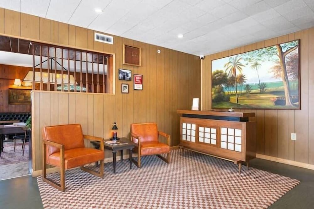 The Starlight Motor Inn 6/44