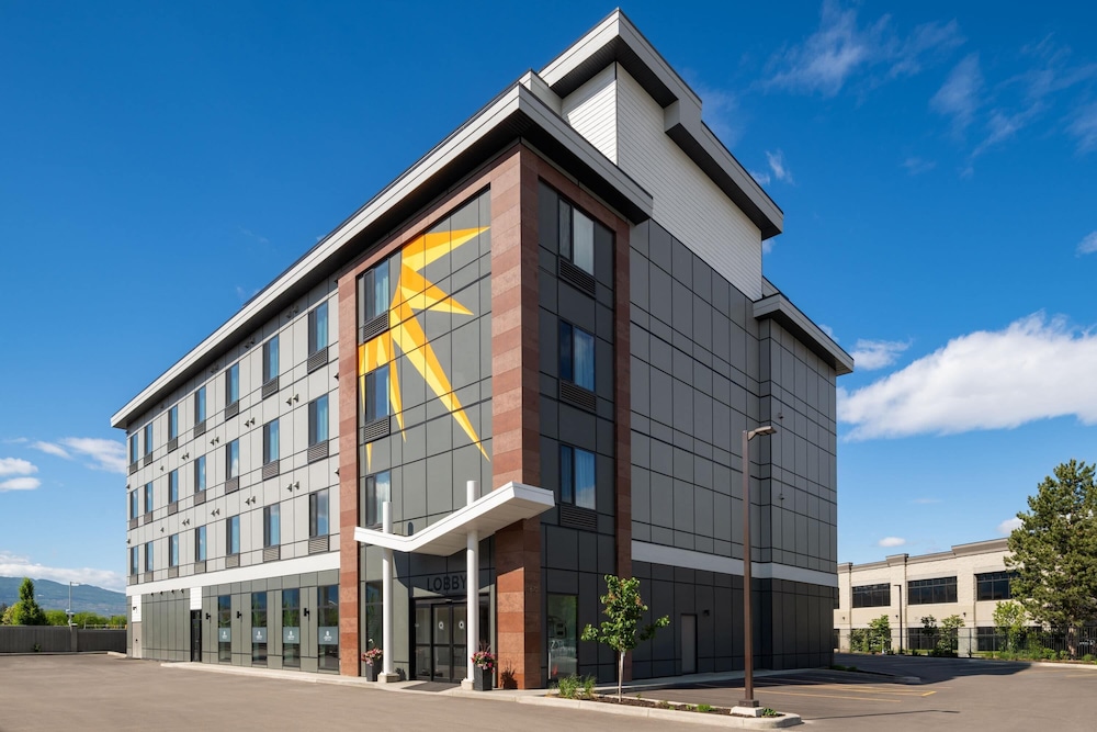 La Quinta Inn & Suites by Wyndham Kelowna BC 4/51