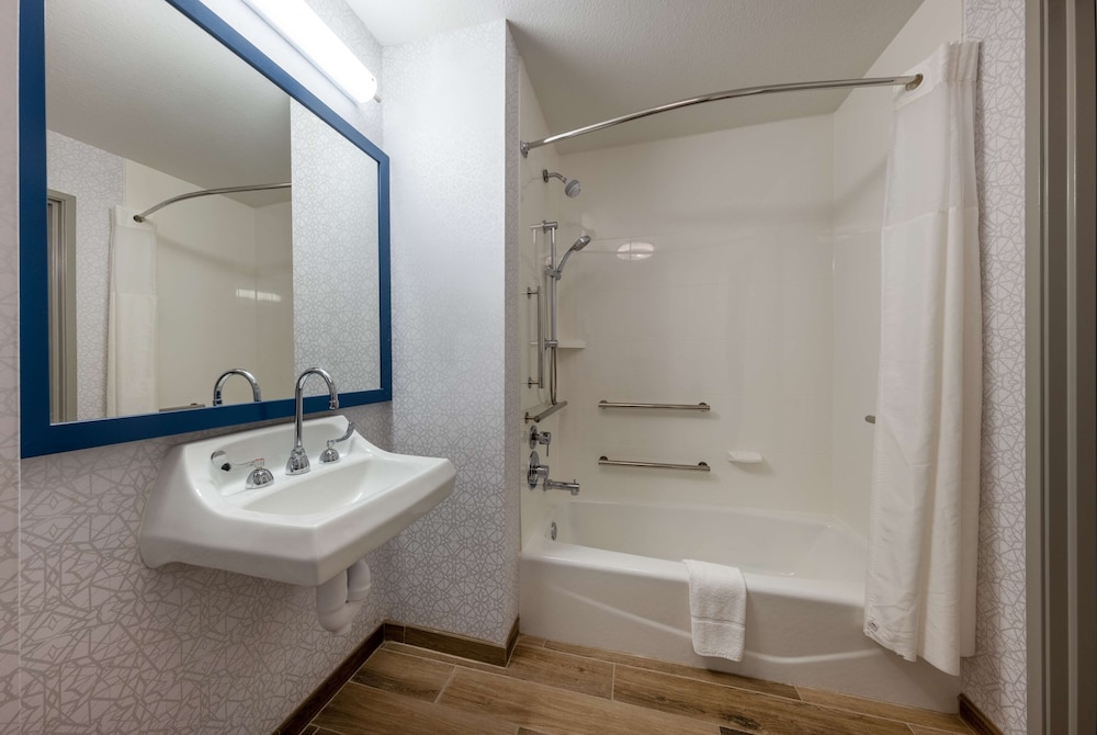 Hampton Inn St Robert Ft Leonard Wood 19/50