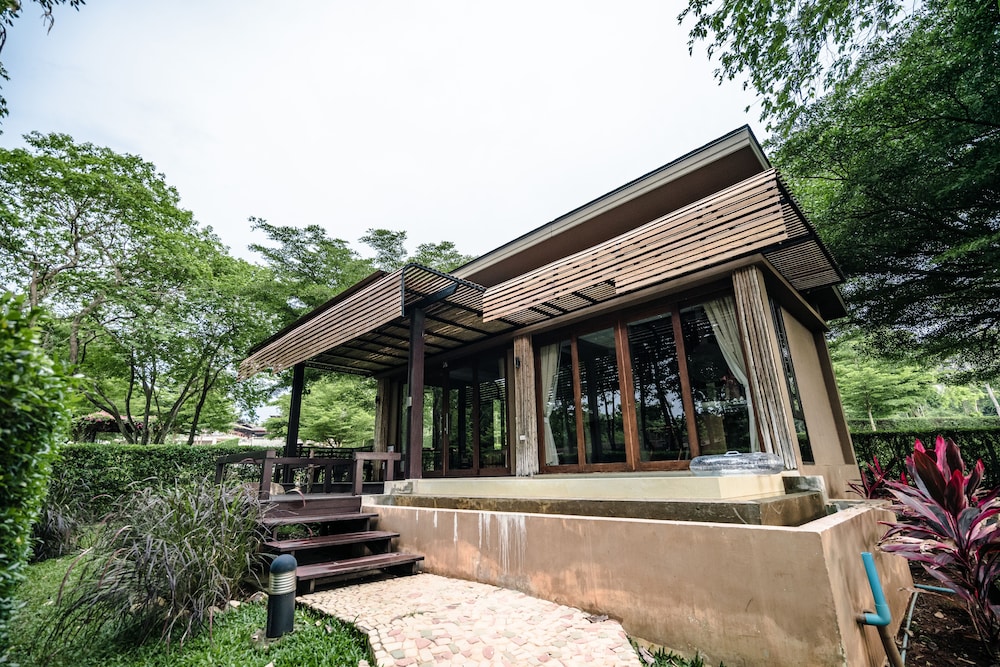 Mountain Creek Golf Resort & Residences 6/64