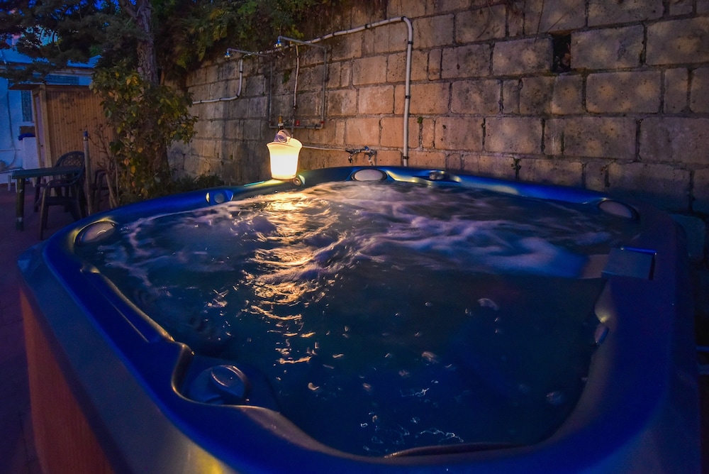 HOTEL VILLA TINA 33/56