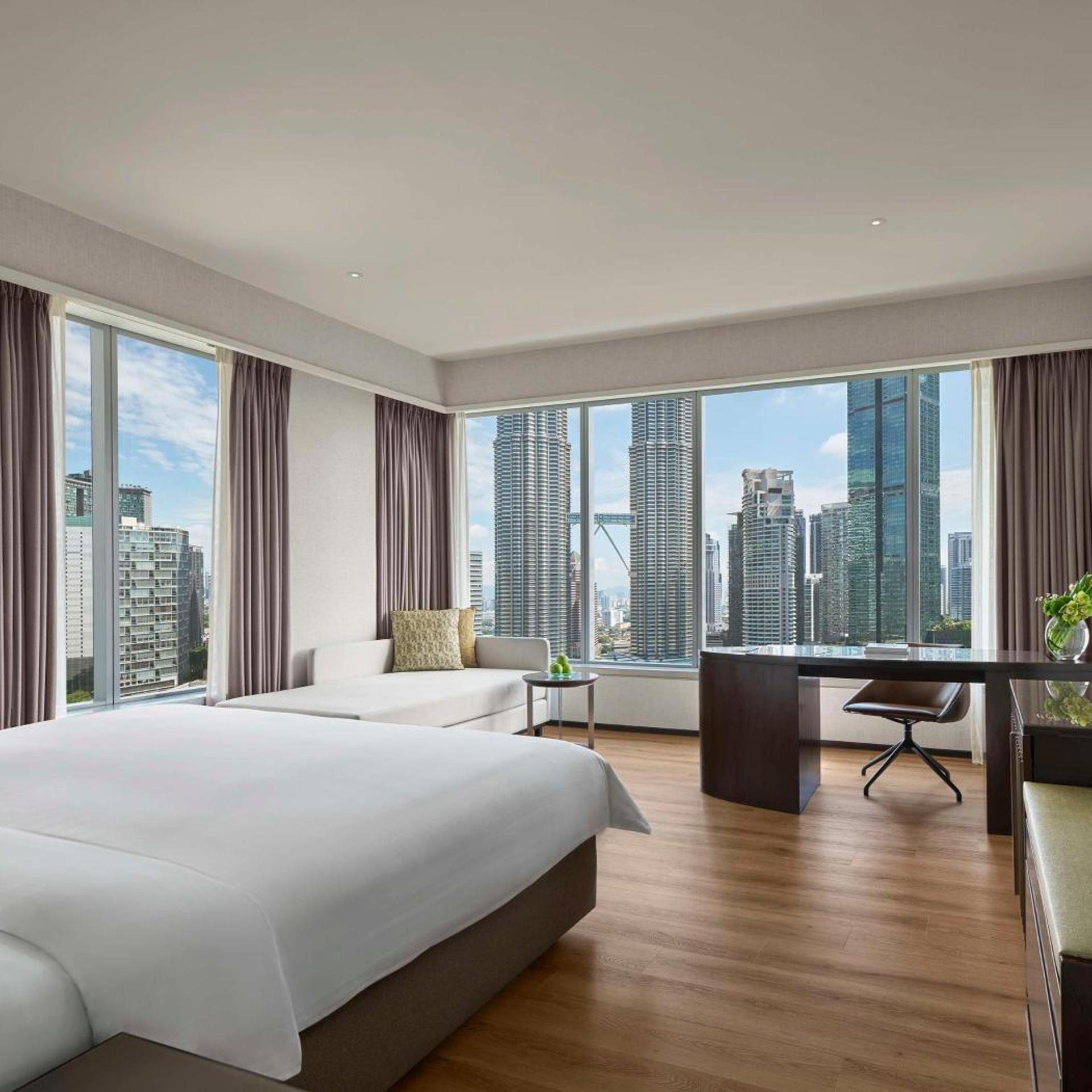 Renovated, Traders, Club, Executive, King Bed, Twin Towers View