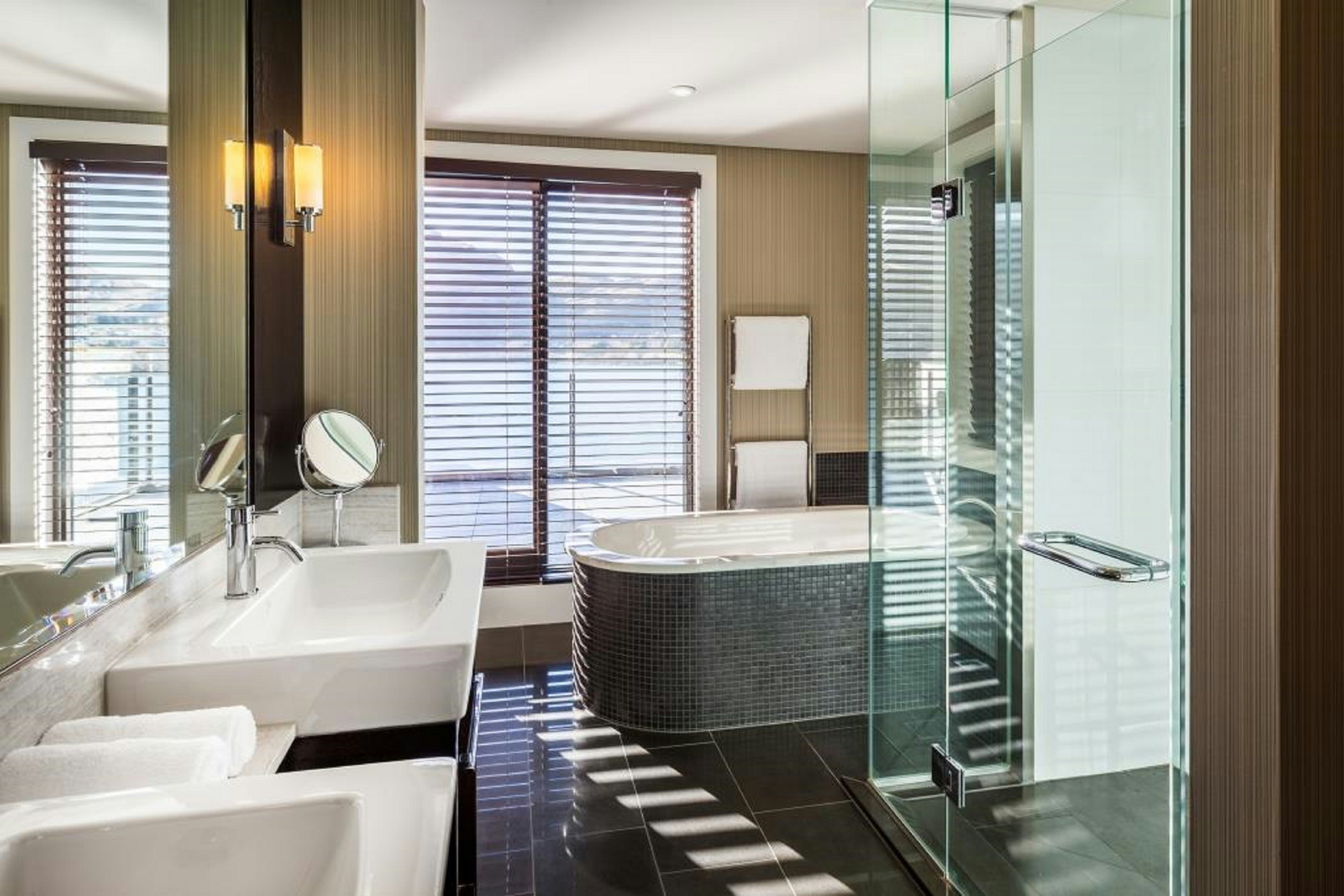 Hilton Queenstown Resort and Spa 88/89