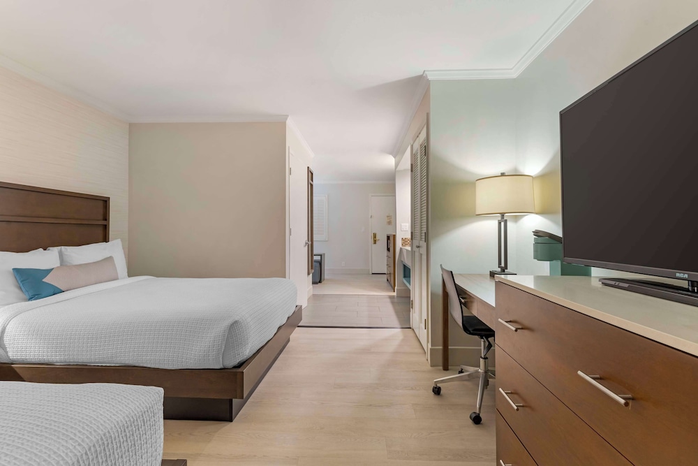 غرفة قياسية بسريرين كوين، Best Western Plus All Suites Inn 2/5