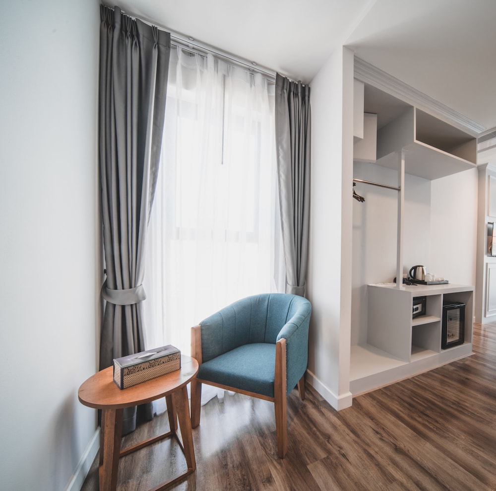 The Wing Boutique Hotel 34/39