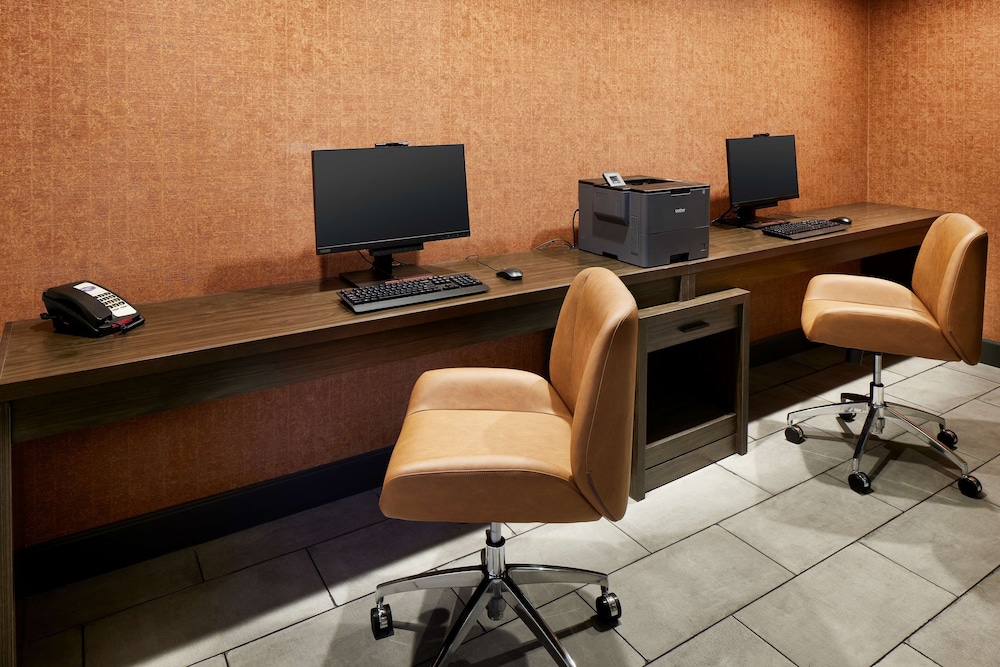 Hampton Inn Newark Airport 30/31