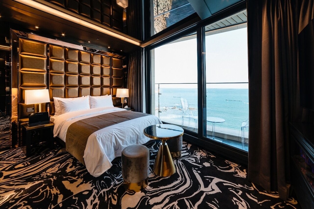 Best Louis Hamilton Hotel Ocean Terrace 11/34