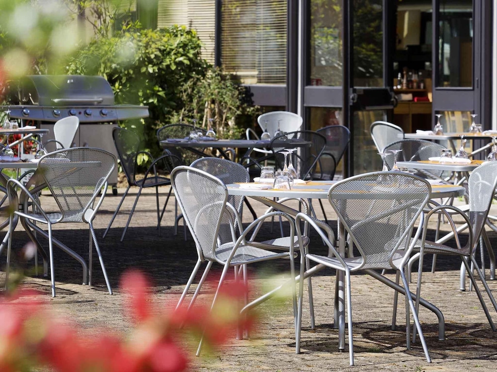 Hotel Mercure Paris Le Bourget 57/74
