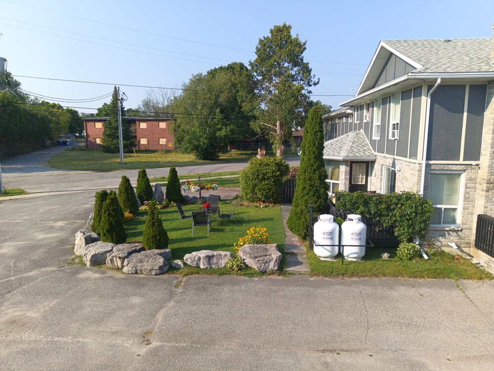 Princess Motel 26/35