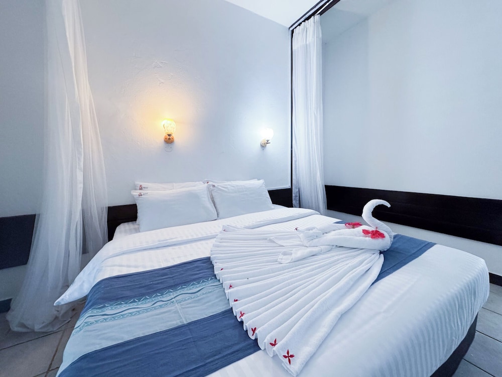 Milele Beach Hotel 12/50