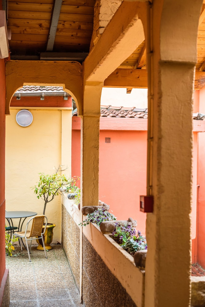 Hotel Au Patio Morand 30/36