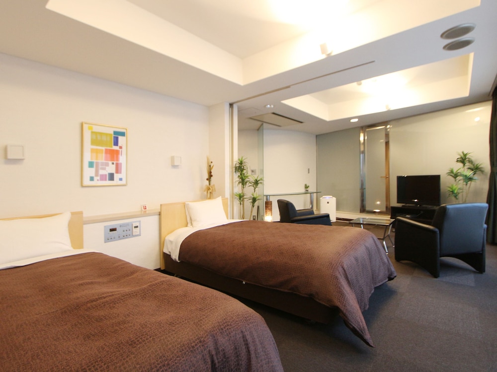 EXECUTIVE, TWIN BEDS, SMOKING
