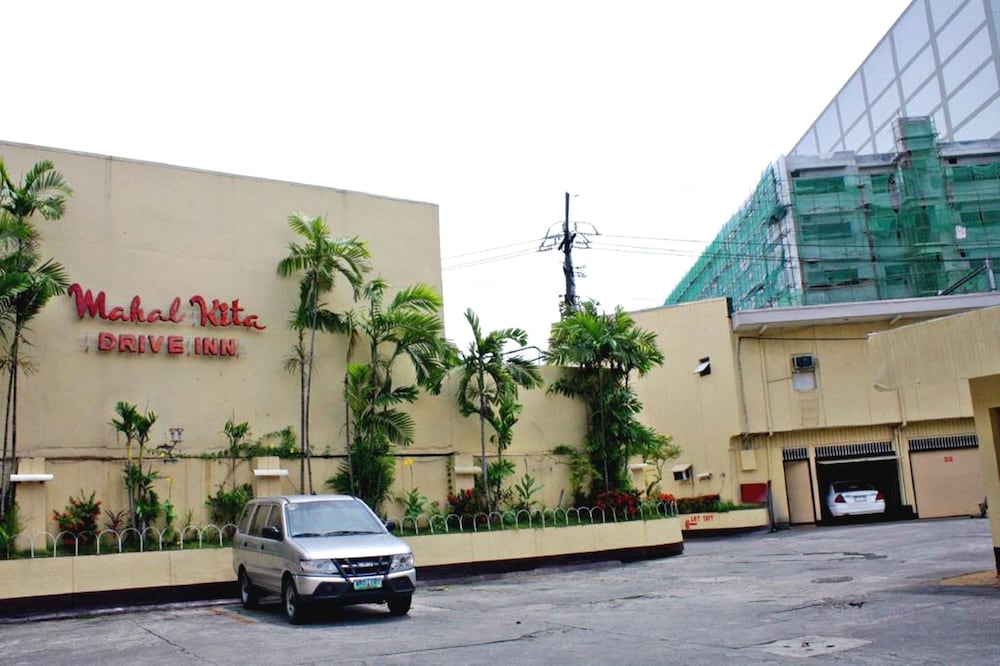 Mahal Kita Drive Inn 25/26