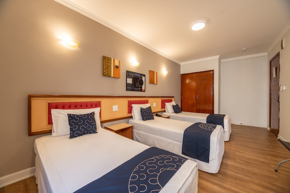 APARTMENT, TRIPLE, TWIN BEDS