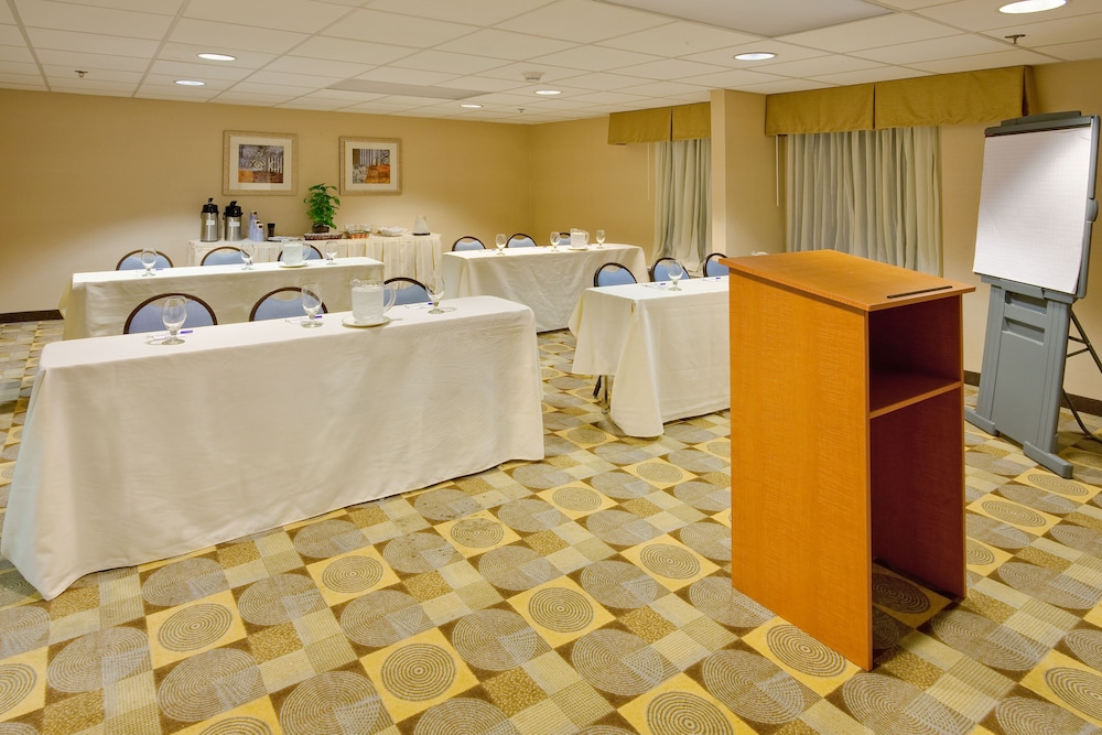 Holiday Inn Express Wilkes Barre East 9/57