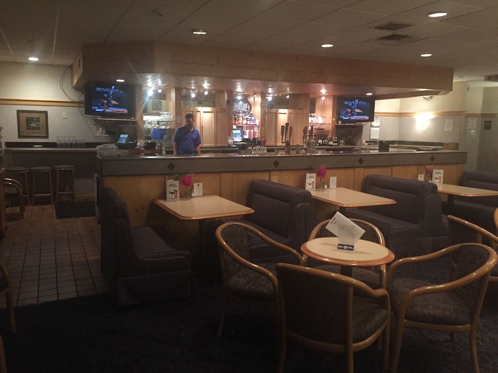 Fireside Inn Suites Portland Formerly Holiday Inn Portland West 27/33
