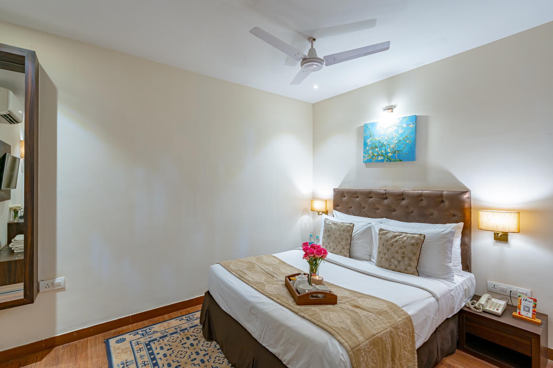 DELUXE ROOM