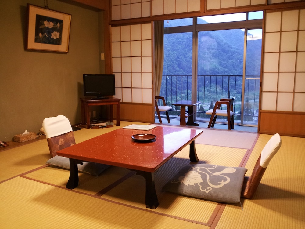 TAKAHAN 28/44
