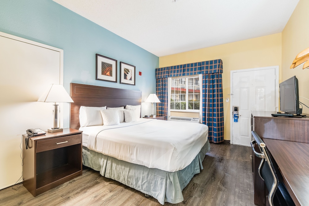Days Inn by Wyndham Federal Way 25/40