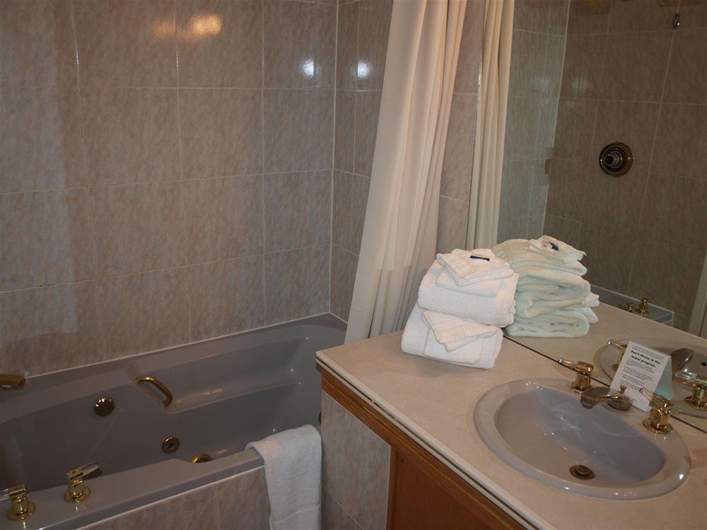 Astoria Hotel 50/50