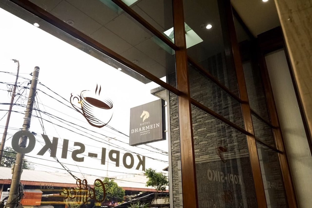 Hotel Dharmein Jakarta 3/58