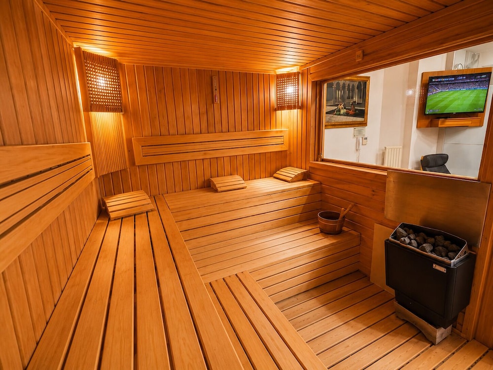 Glk Premier Regency Suites And Spa 40/74