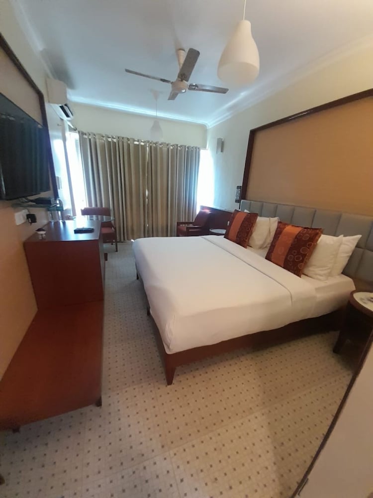 Hotel Regency 8/54