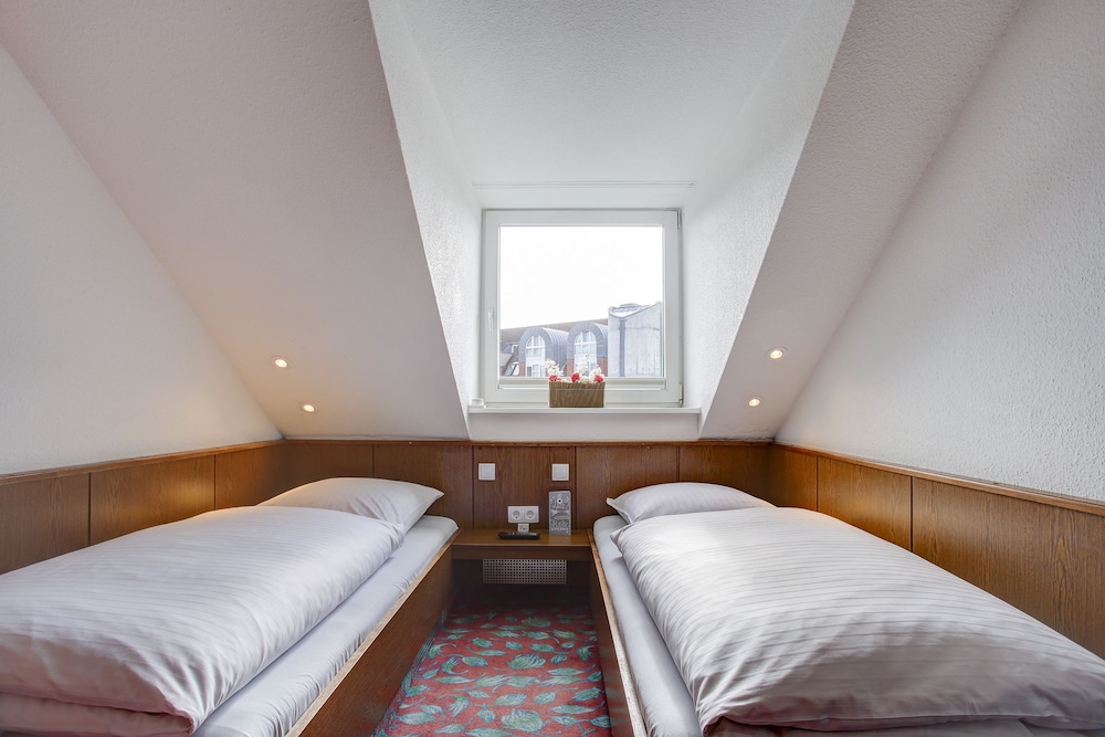 INA Hotel Consul 9/61