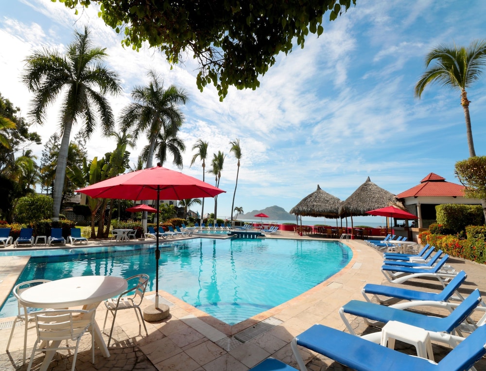 Sunset Palace Beach Hotel 45/51