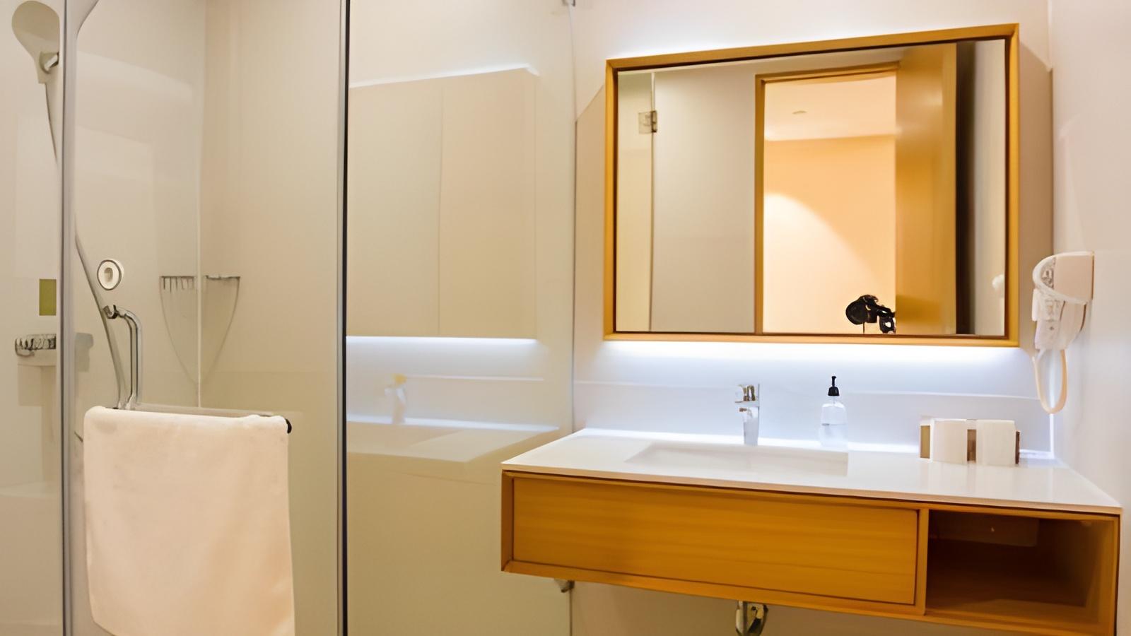 JI Hotel Shanghai Hongqiao Jinhui Road 38/39