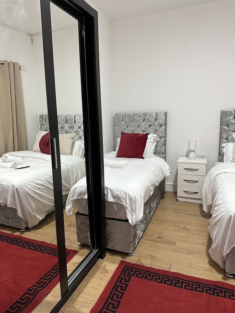 OYO New City Lodge 13/45