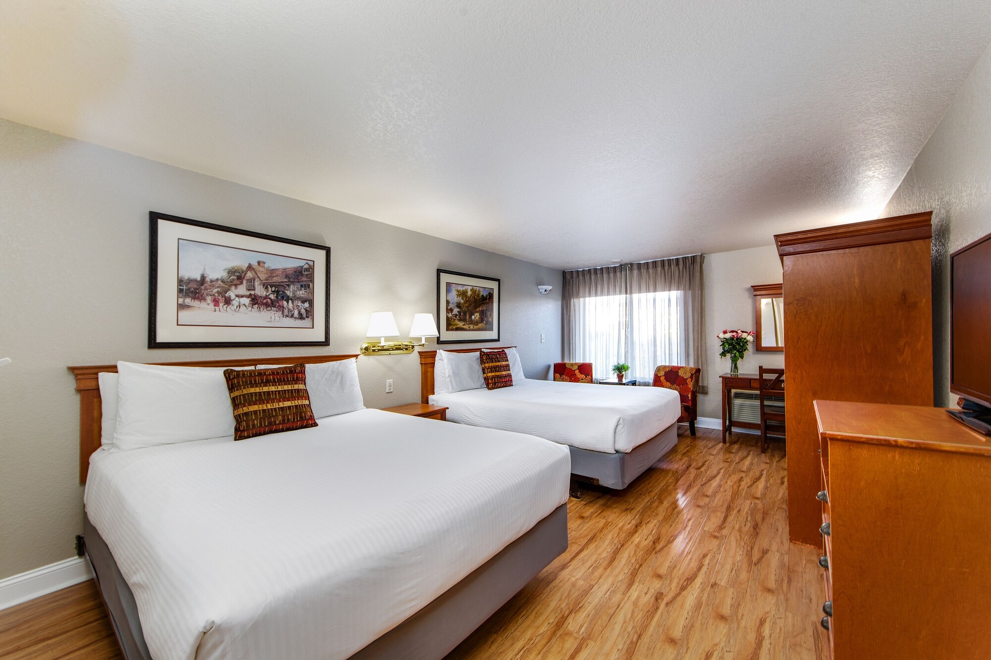 Room, 2 Queen Beds, Tree Side