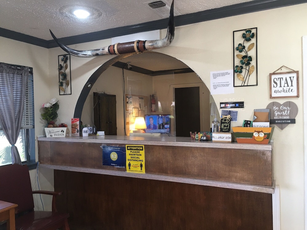 Executive Inn Hebbronville 7/43