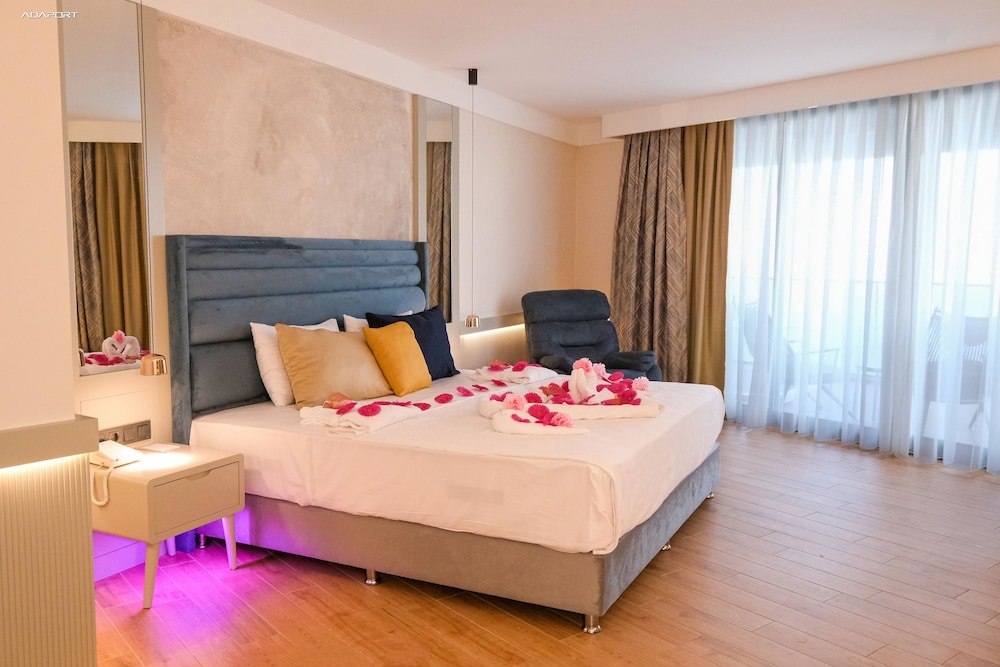 Ada Port Hotel 27/66