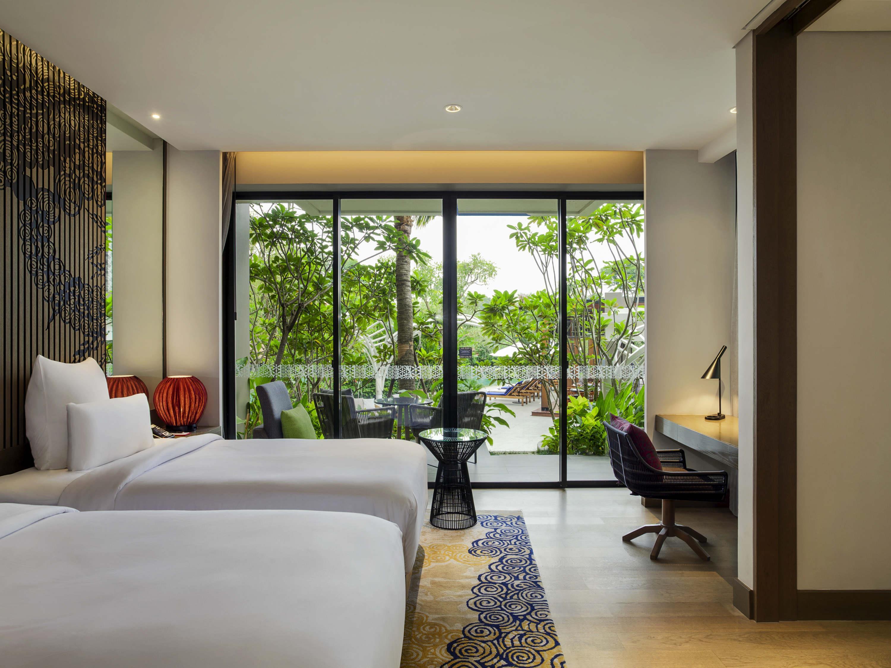 Deluxe, Twin Beds, Garden Access