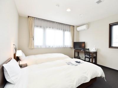 Enjoy, Twin Beds
