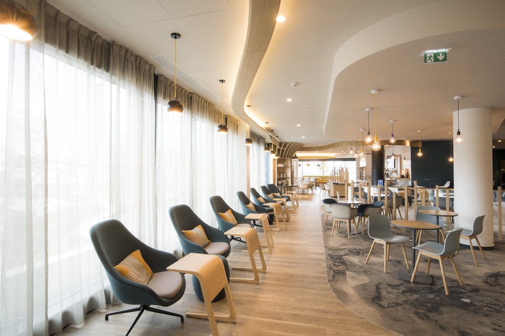 HOLIDAY INN EXPRESS PARIS - CDG AIRPORT 61/70