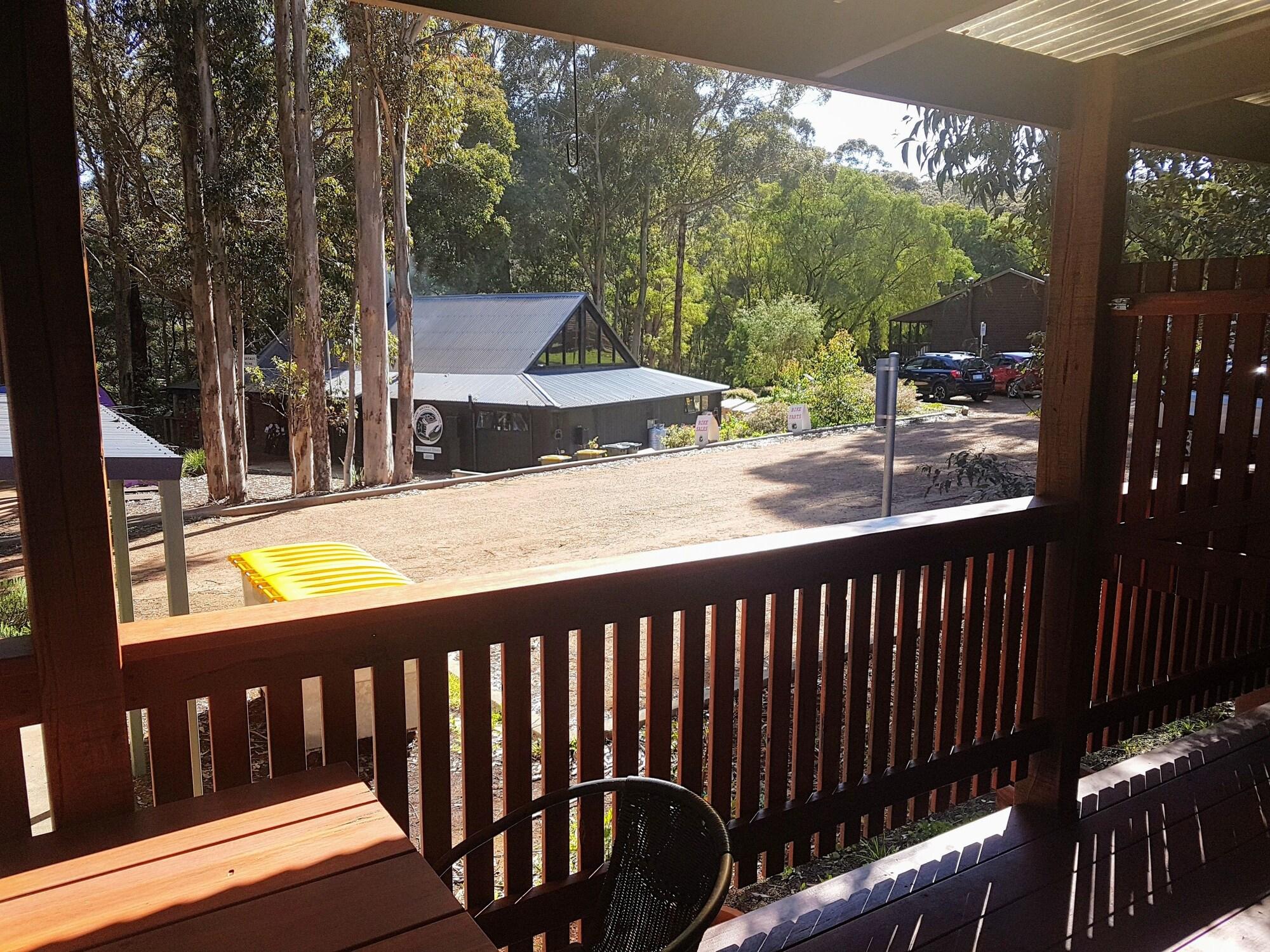 ADAMSONS RIVERSIDE ACCOMMODATION 77/100