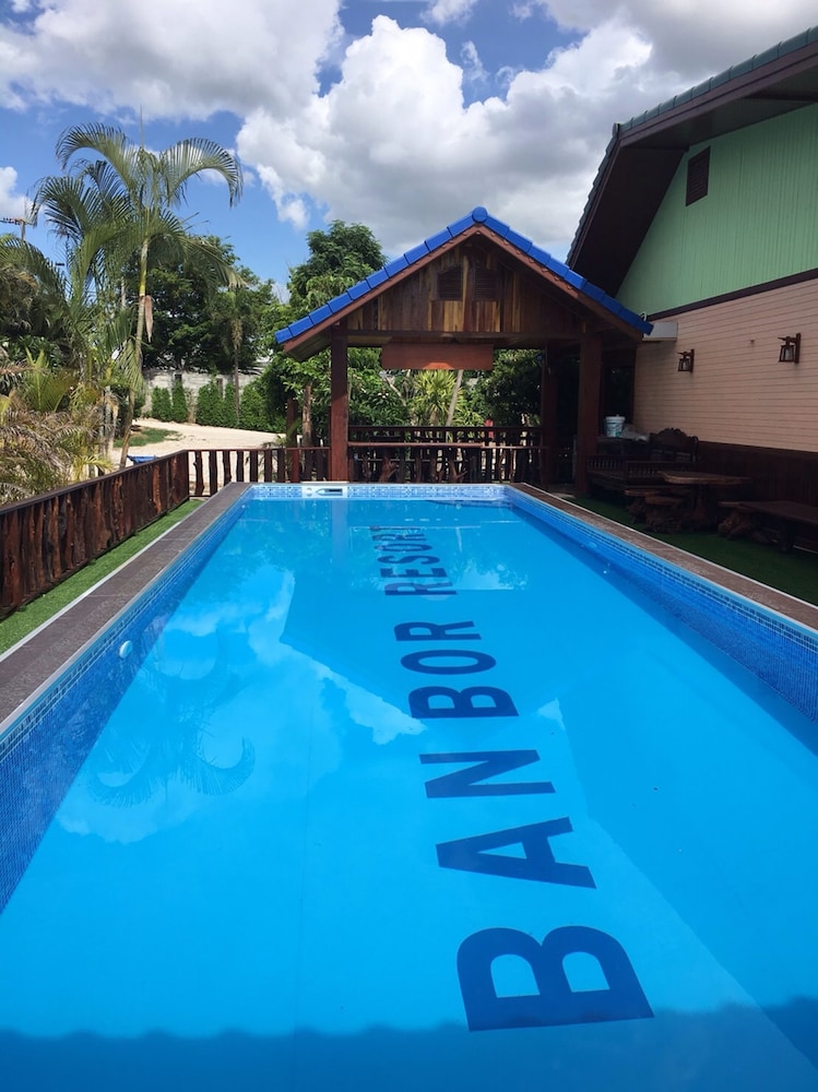 Banbor Resort 8/17
