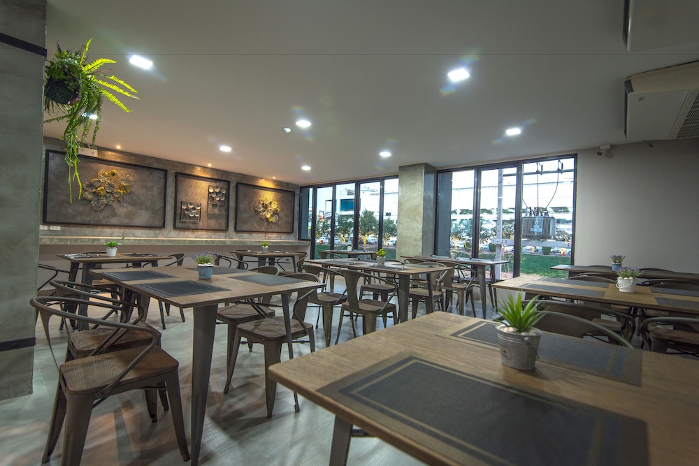 De V Loft Hotel 20/25
