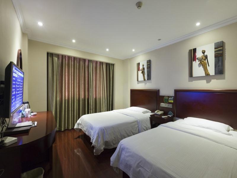 Room, Twin Beds